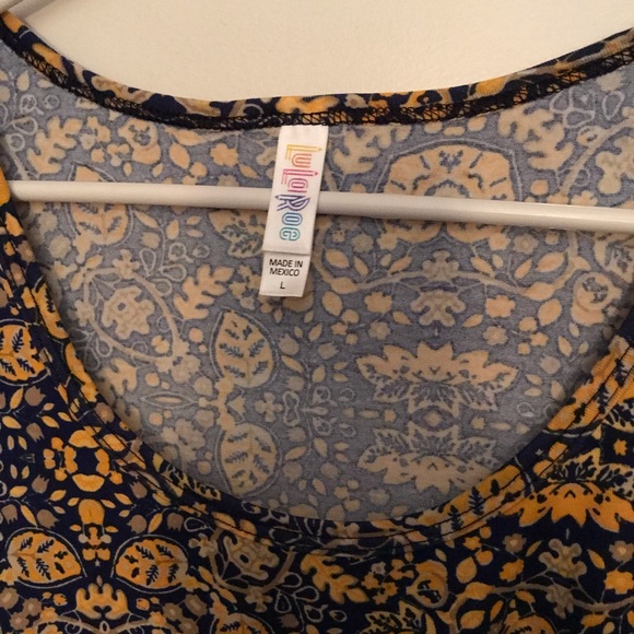 LuLaRoe - Classic Tee - Picture 2 of 2